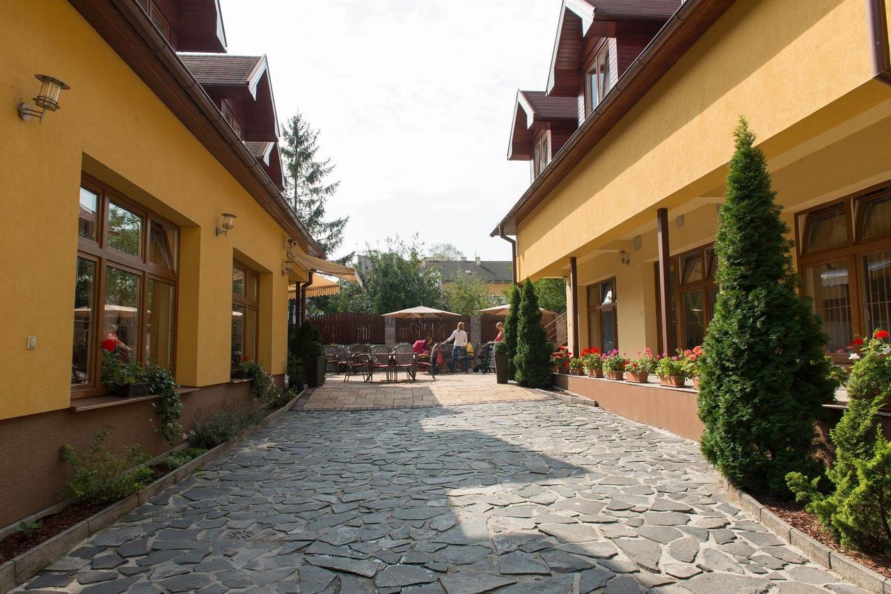 Hotel Clavis ลูเชนเยช ภายนอก รูปภาพ