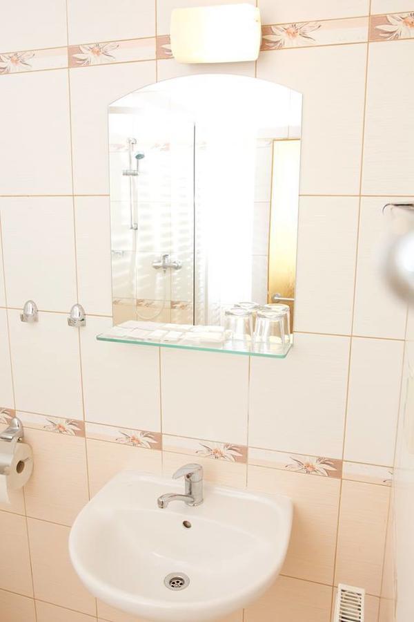 Hotel Clavis ลูเชนเยช ภายนอก รูปภาพ