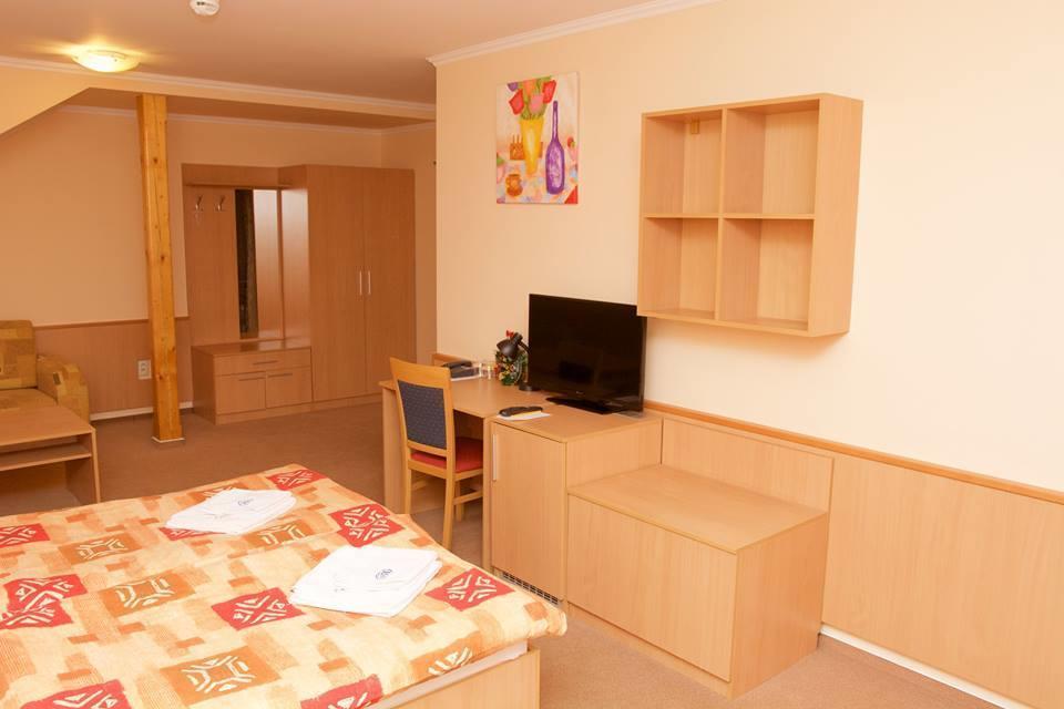 Hotel Clavis ลูเชนเยช ภายนอก รูปภาพ